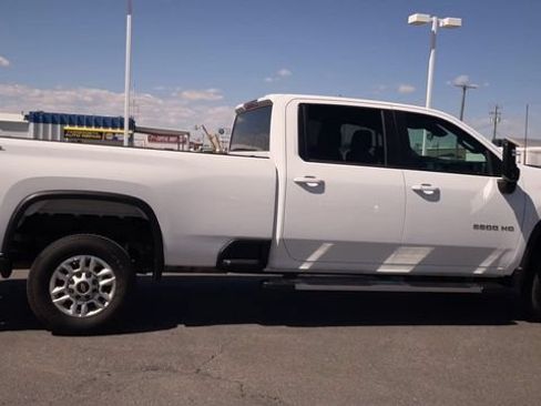 Used 2025 Chevrolet Silverado 2500 LT w/ Convenience Package AWD/4WD image 2