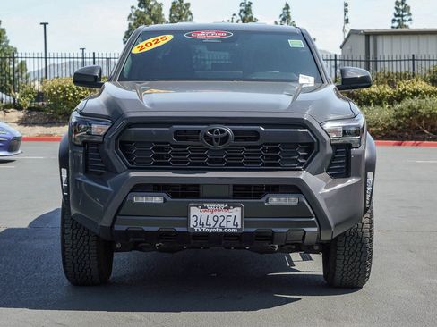 Certified 2025 Toyota Tacoma TRD Off-Road AWD/4WD image 2