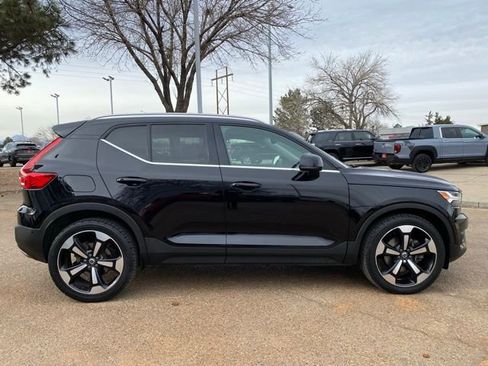 Used 2019 Volvo XC40 T5 Inscription image 6