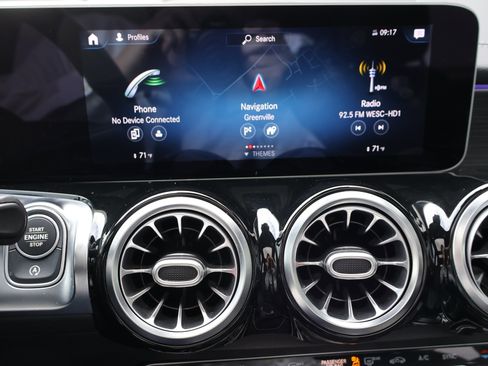 Used 2020 Mercedes-Benz GLB 250 4MATIC w/ AMG Line image 40