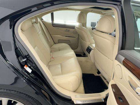 Used 2015 Lexus LS 460 w/ Comfort Package image 31
