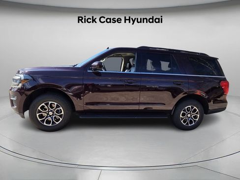 Used 2024 Ford Expedition XLT image 3