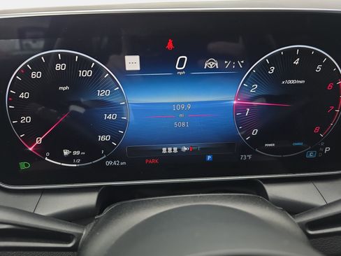 Used 2024 Mercedes-Benz GLC 300 4MATIC w/ AMG Line image 19