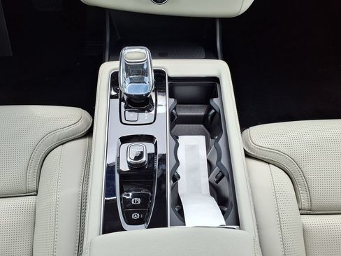 New 2026 Volvo XC90 B6 Ultra w/ Lounge Package AWD/4WD image 25