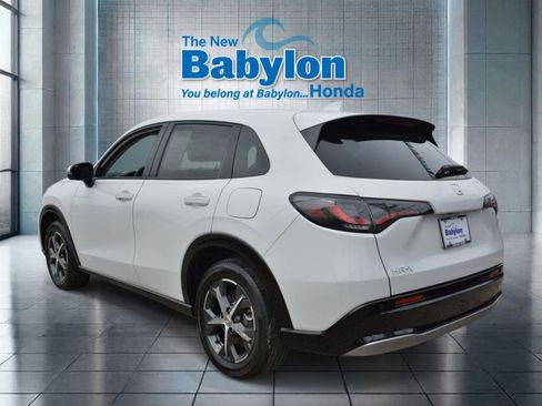 Used 2023 Honda HR-V EX-L image 3