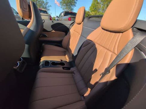 Used 2024 Mercedes-Benz CLE 450 4MATIC Cabriolet image 18