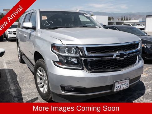 Used 2019 Chevrolet Suburban LT w/ Luxury Package RWD image 1