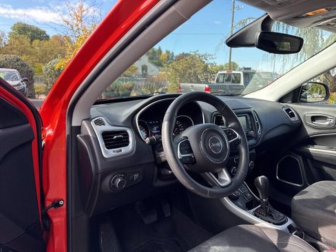 Used 2018 Jeep Compass Sport AWD/4WD image 10