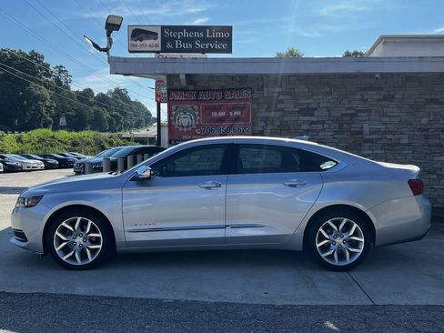 Used 2019 Chevrolet Impala Premier FWD image 3