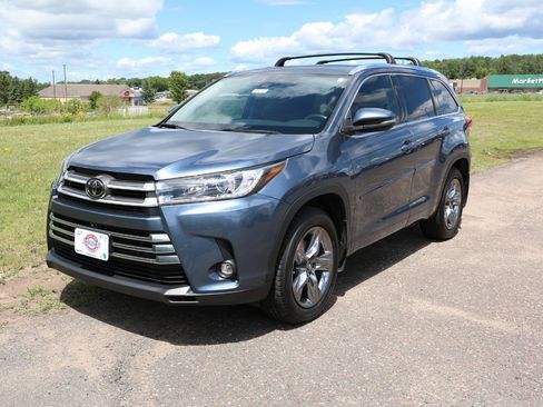 Used 2019 Toyota Highlander Limited Platinum w/ Carpet Mat Package (TMS) AWD/4WD image 17