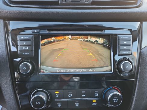 Used 2019 Nissan Rogue Sport S image 22