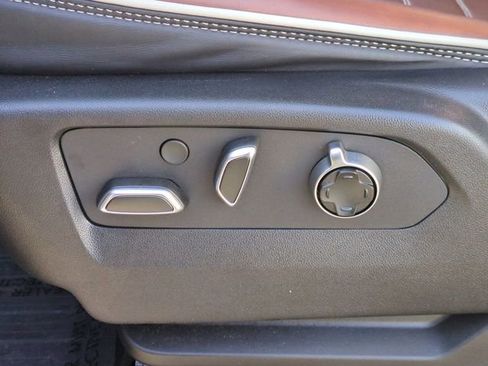 Used 2023 GMC Yukon XL Denali Ultimate image 12