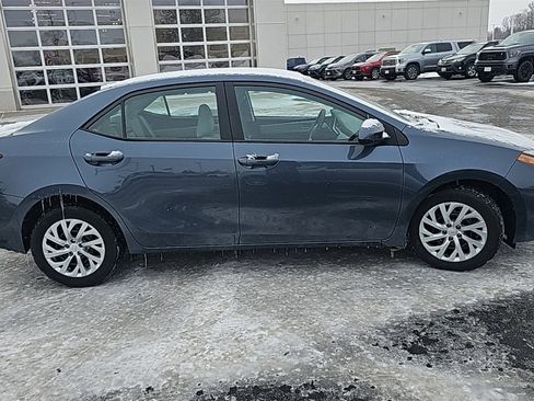 Used 2018 Toyota Corolla LE image 2