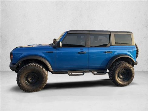 Used 2023 Ford Bronco Black Diamond w/ Sasquatch Package AWD/4WD image 2