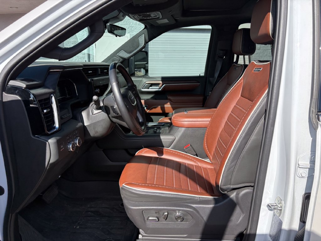 Used 2024 GMC Sierra 2500 Denali Ultimate AWD/4WD image 18