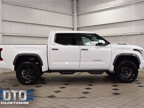 Used 2024 Toyota Tundra Limited image 8