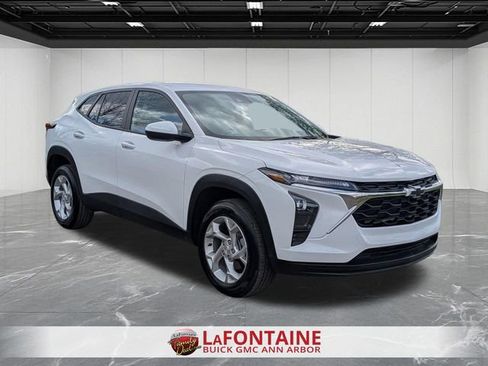 Certified 2025 Chevrolet Trax LS w/ LS Convenience Package FWD image 7