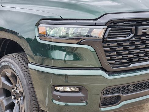 New 2026 RAM 1500 Express AWD/4WD image 9