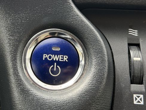 Used 2012 Lexus CT 200h FWD image 27