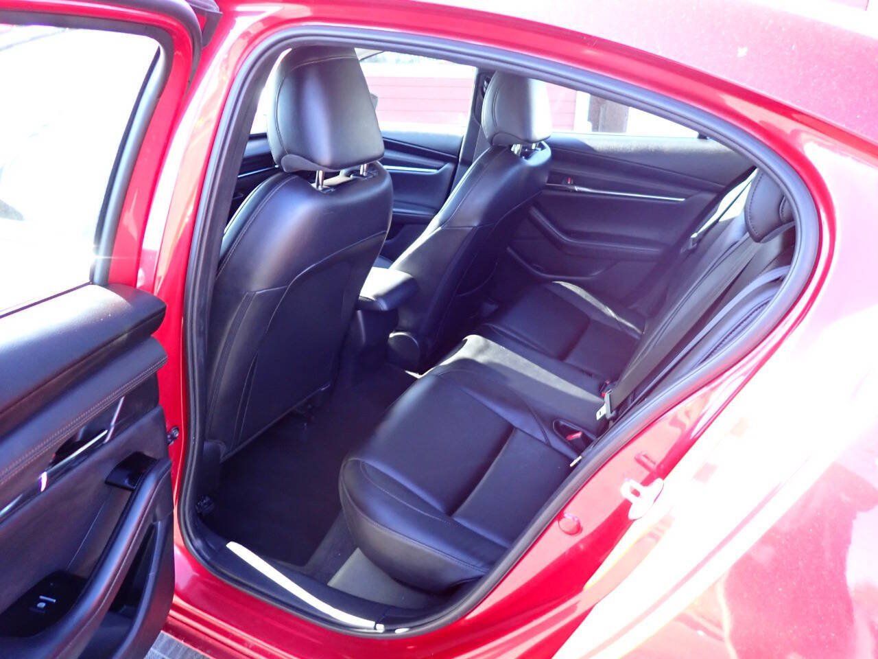 Used 2019 MAZDA MAZDA3 Sedan FWD image 8