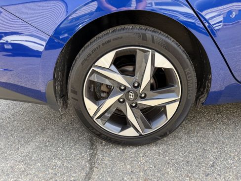 Used 2023 Hyundai Elantra SEL w/ Convenience Package image 8