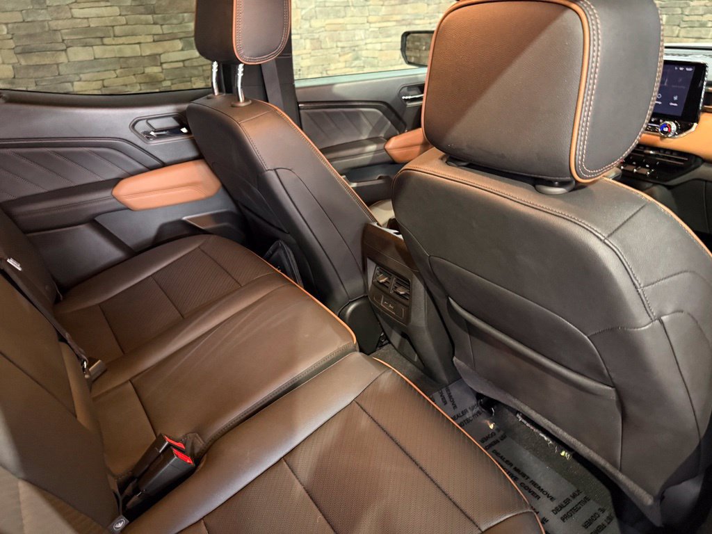 Used 2024 GMC Canyon AT4 w/ AT4 Premium Package AWD/4WD image 33