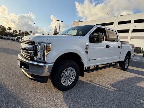 Used 2019 Ford F250 XLT w/ FX4 Off-Road Package AWD/4WD image 3