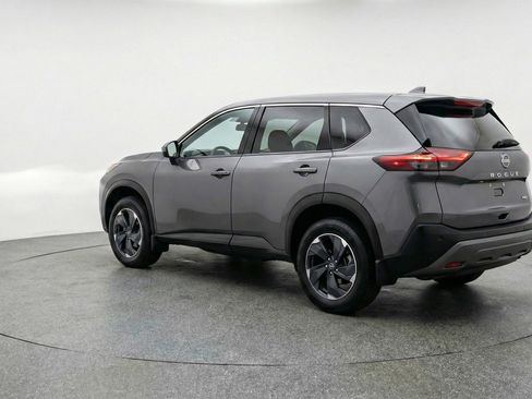 Used 2025 Nissan Rogue SV AWD/4WD image 6
