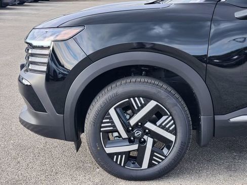 New 2026 Nissan Kicks SV image 5