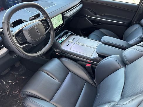 New 2025 Lincoln Navigator Reserve w/ Jet Appearance Package image 8