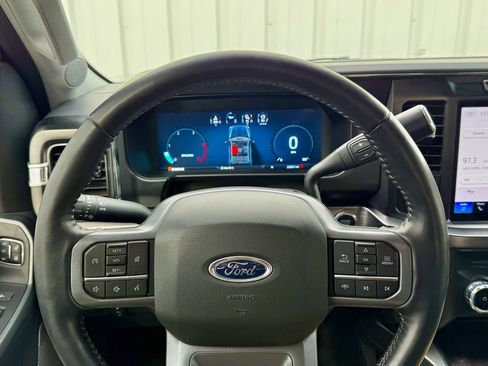 Used 2023 Ford F350 Lariat w/ Chrome Package image 20