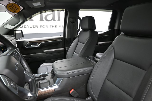 Used 2024 Chevrolet Silverado 1500 RST w/ All Star Edition Plus AWD/4WD image 17