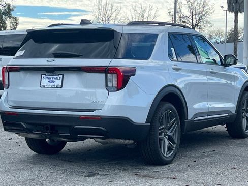 New 2026 Ford Explorer ST-Line w/ ST-Line Street Pack AWD/4WD image 5