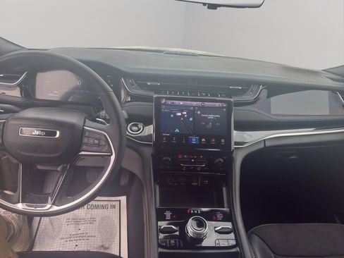 Used 2023 Jeep Grand Cherokee Trailhawk w/ Luxury Tech Group III image 31