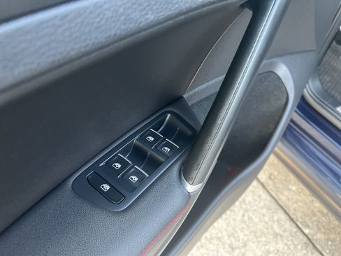 Used 2016 Volkswagen GTI Autobahn w/ Lighting Package (SEL) FWD image 2