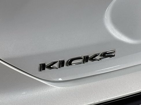 Used 2023 Nissan Kicks SR w/ SR Premium Package FWD image 23