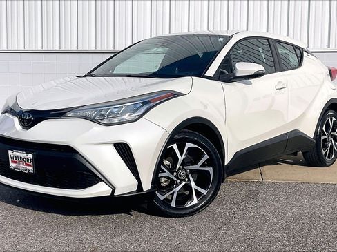 Used 2020 Toyota C-HR XLE image 2