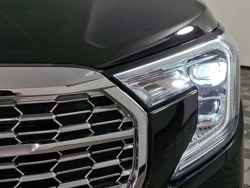 Used 2023 GMC Terrain Denali w/ Denali Premium Package AWD/4WD image 12