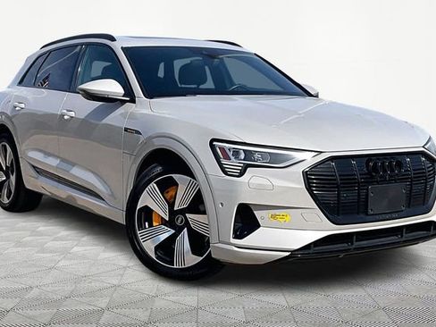 Used 2022 Audi e-tron Premium Plus w/ Premium Plus Package image 11