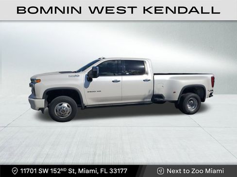 Used 2022 Chevrolet Silverado 3500 High Country w/ Technology Package image 4