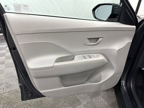 Used 2024 Hyundai Kona SEL w/ Convenience Package FWD image 11