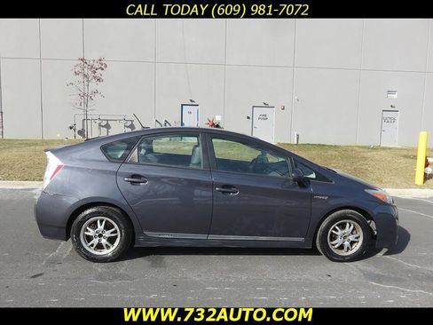 Used 2011 Toyota Prius Five image 4