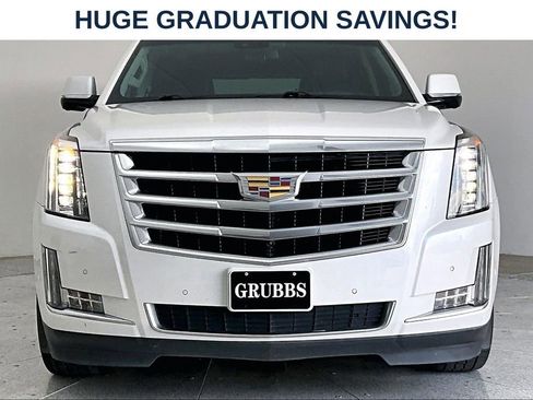 Used 2018 Cadillac Escalade Luxury AWD/4WD image 3