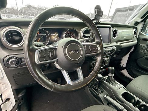 Used 2022 Jeep Wrangler Unlimited Sahara w/ LED Lighting Group image 12