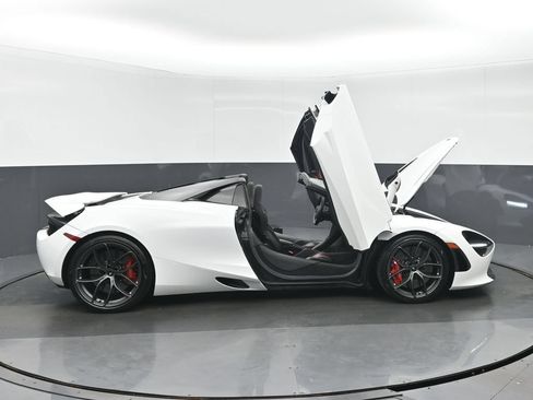 Used 2020 McLaren 720S Performance RWD image 36