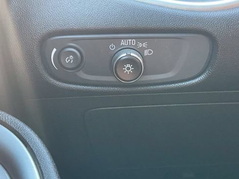 Used 2023 Chevrolet Malibu LT FWD image 31