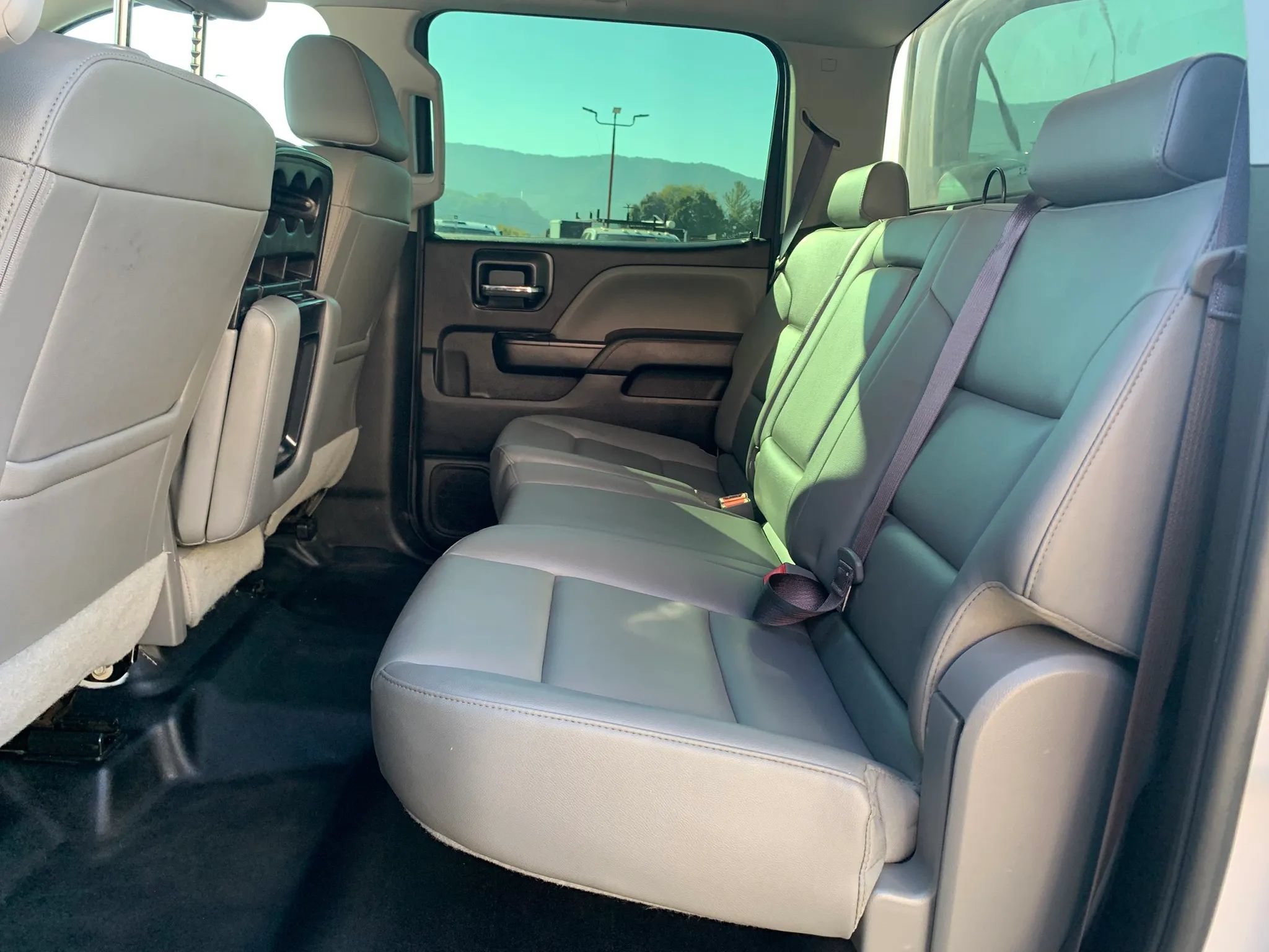 Used 2017 Chevrolet Silverado 3500 W/T AWD/4WD image 28