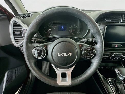 Used 2022 Kia Soul LX image 20