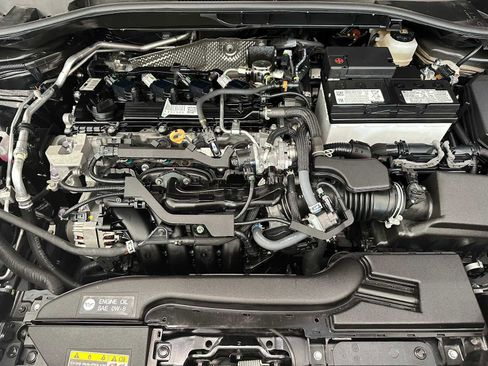 Certified 2024 Toyota Corolla Cross XLE image 9