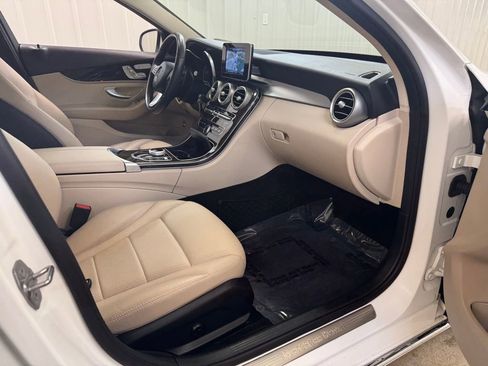 Used 2017 Mercedes-Benz C 300 4MATIC Sedan image 24